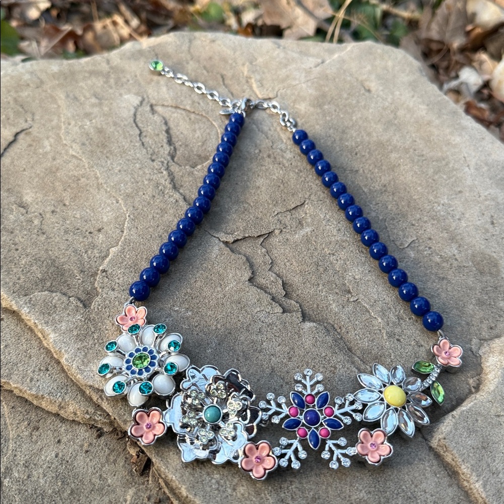 Lia Sophia necklace gaudy rhinestone floral snowflake statement